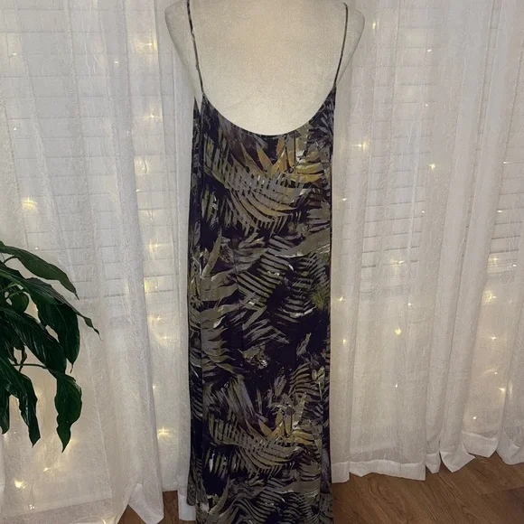 Tropical Print Spaghetti Strap Maxi Dress - Picture 4 of 7